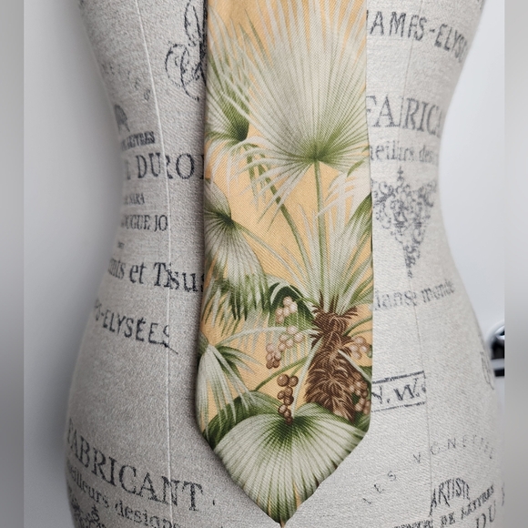Tommy Bahama Tropical Silk Tie - Picture 3 of 7
